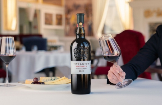 Um lote único elaborado a partir de vinhos produzidos nas históricas propriedades da Taylor’s no Vale do Pinhão.